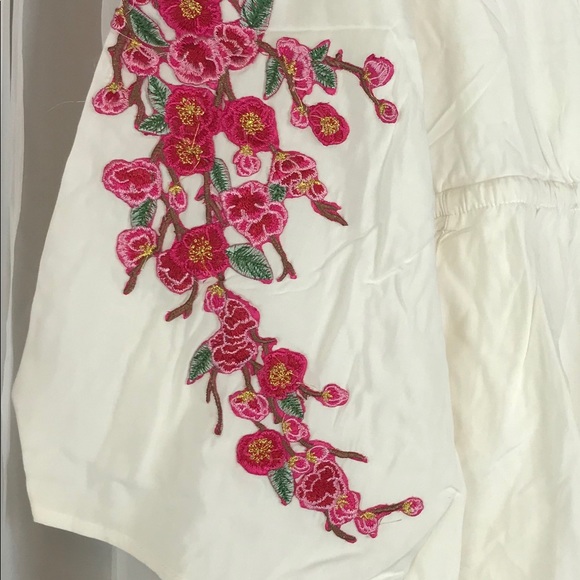 NWT Floral Long Bell Sleeve Romper Sz S - Picture 3 of 6